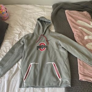 Therma fit Nike Ohio state sweatshirt medium